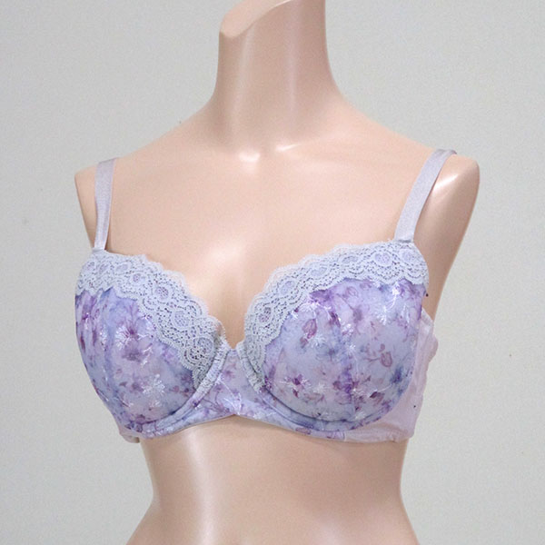 巨乳ブラジャー