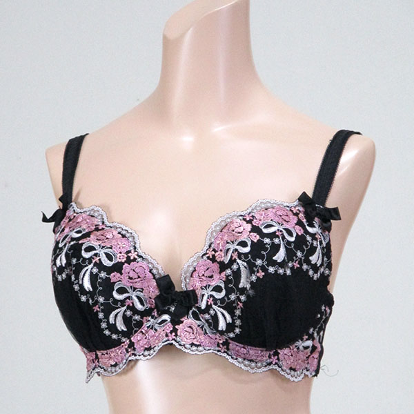 巨乳ブラジャー