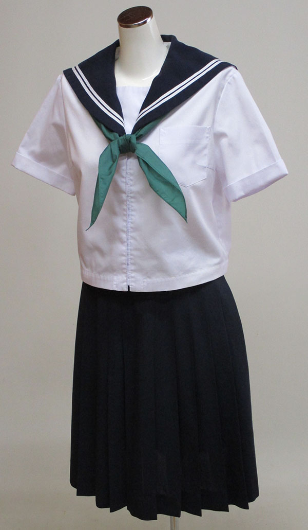 夏セーラー（半）＋スカート（スカーフ付）