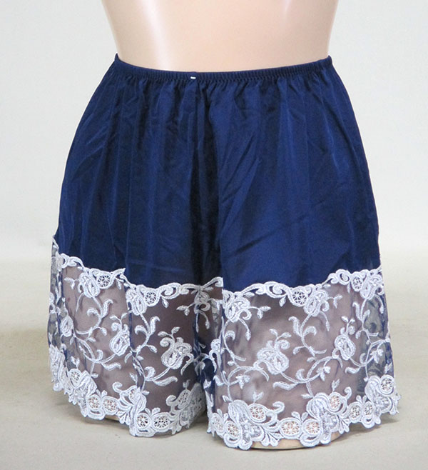 フレアーパンツ