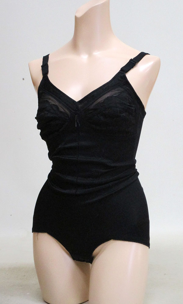 ボディースーツ