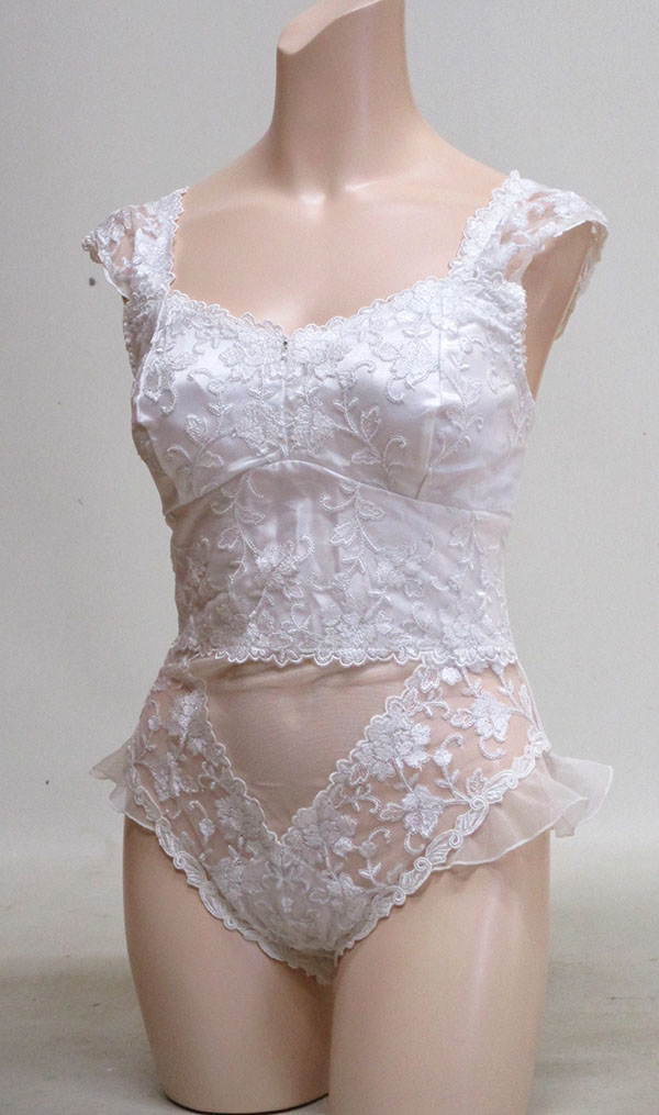 ボディースーツ