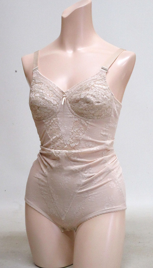 ボディースーツ