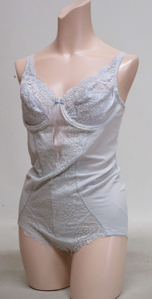 ボディースーツ