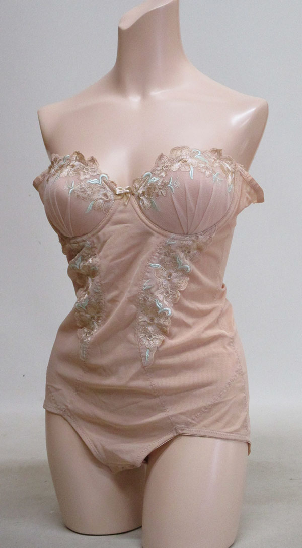 ボディースーツ