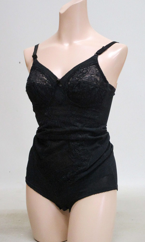 ボディースーツ