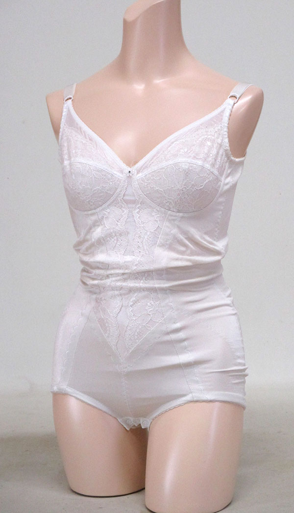 ボディースーツ